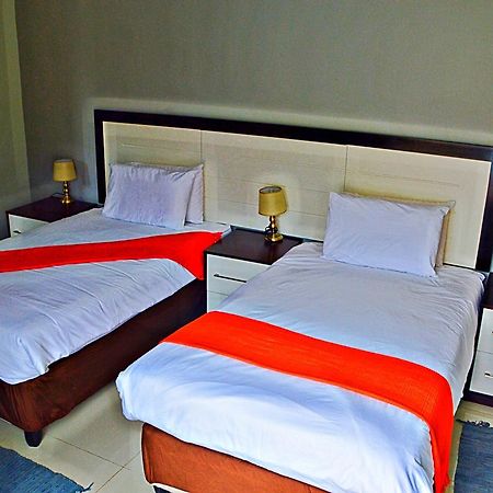Cosy Palms Bed and Breakfast Γκαμπορόνε Εξωτερικό φωτογραφία