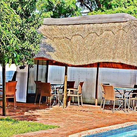 Cosy Palms Bed and Breakfast Γκαμπορόνε Εξωτερικό φωτογραφία
