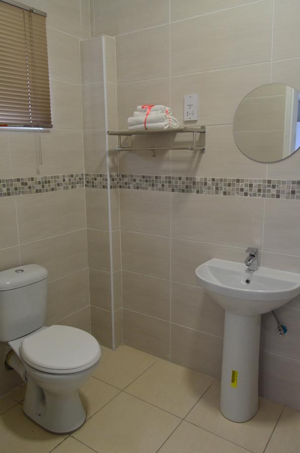 Cosy Palms Bed and Breakfast Γκαμπορόνε Εξωτερικό φωτογραφία
