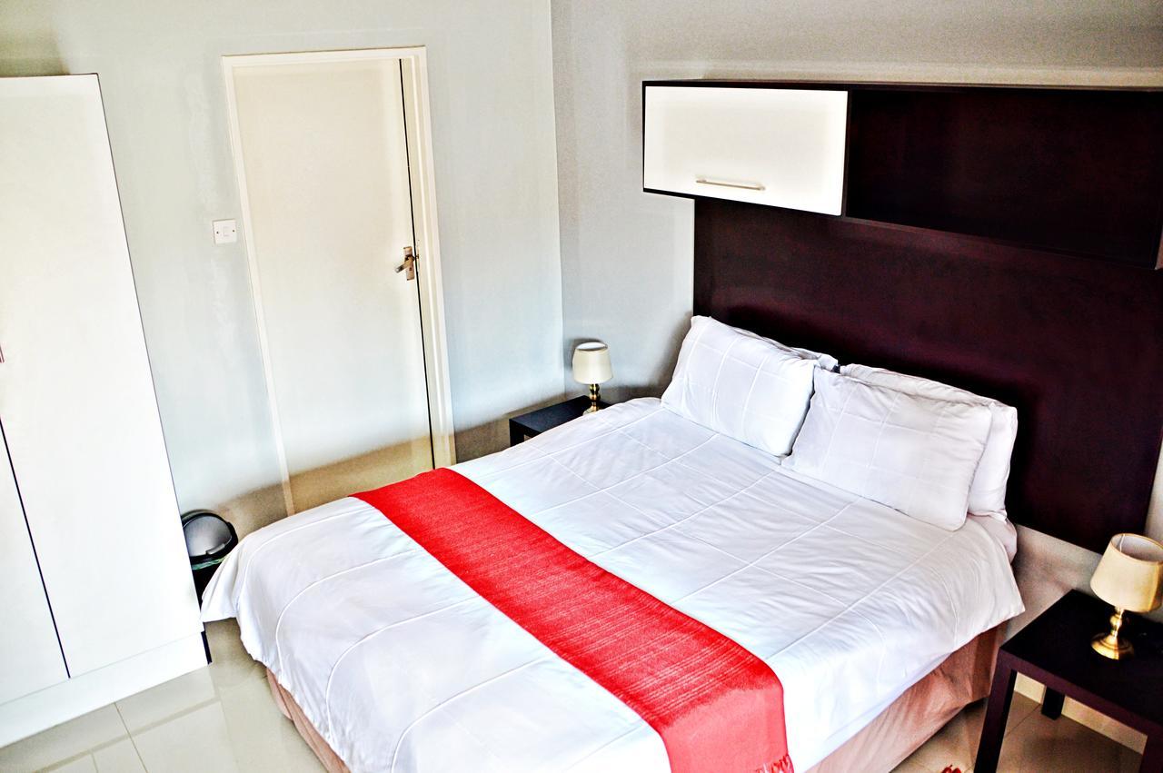 Cosy Palms Bed and Breakfast Γκαμπορόνε Εξωτερικό φωτογραφία