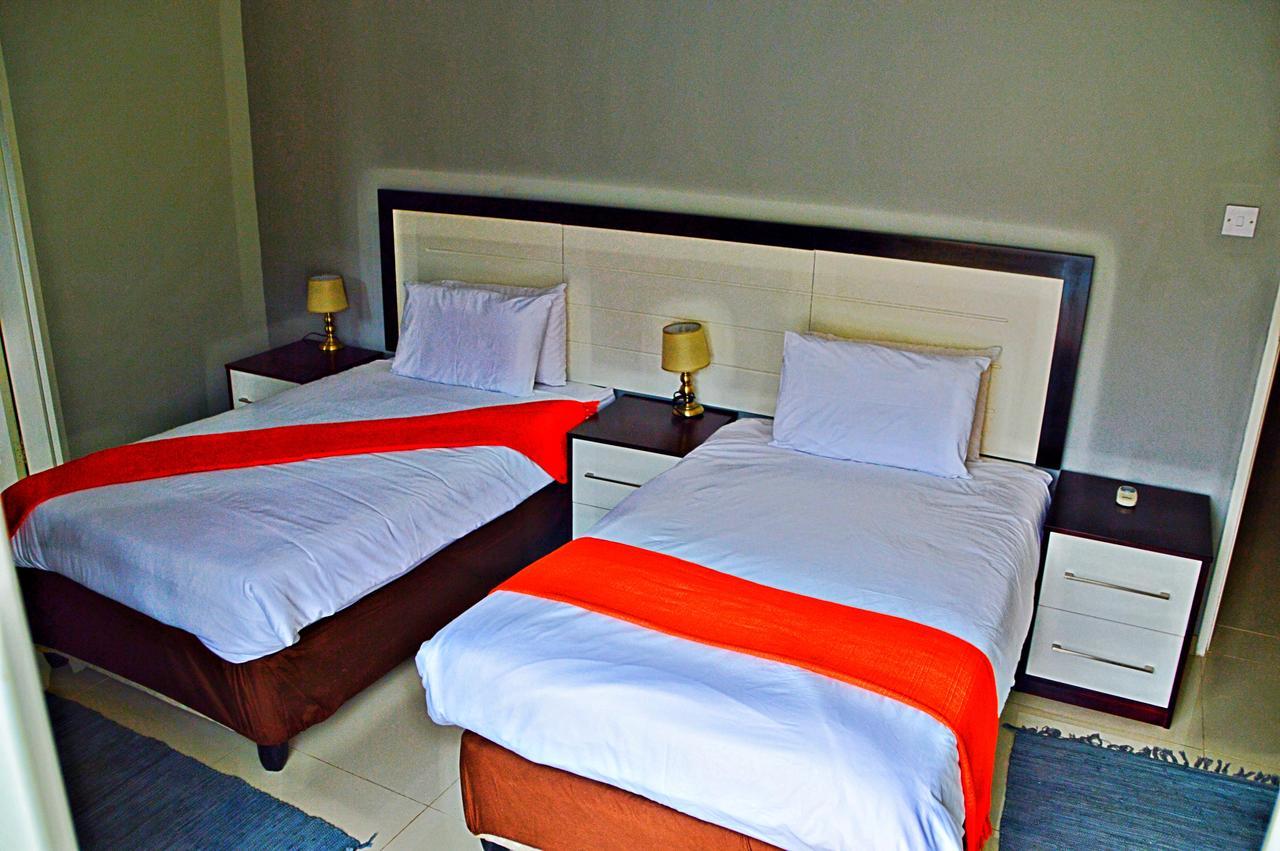 Cosy Palms Bed and Breakfast Γκαμπορόνε Εξωτερικό φωτογραφία
