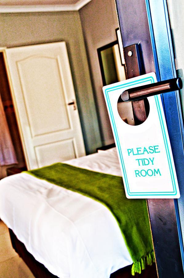 Cosy Palms Bed and Breakfast Γκαμπορόνε Εξωτερικό φωτογραφία