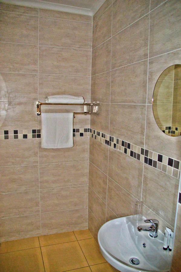 Cosy Palms Bed and Breakfast Γκαμπορόνε Εξωτερικό φωτογραφία