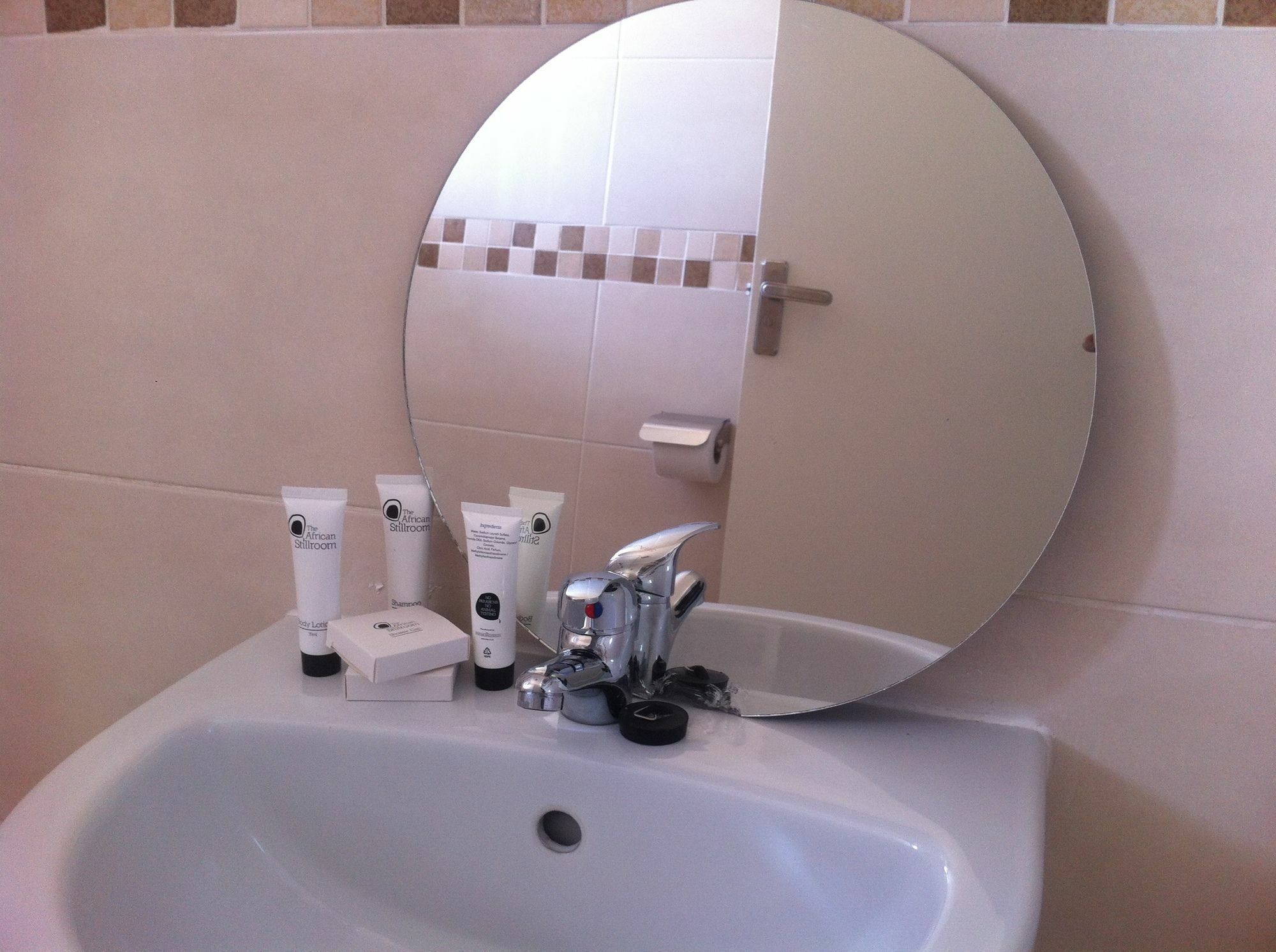 Cosy Palms Bed and Breakfast Γκαμπορόνε Εξωτερικό φωτογραφία
